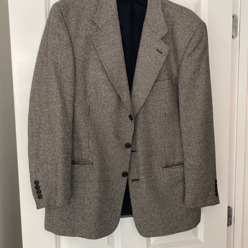 Silk Men’s blazer. Like new! Black/cream tweed